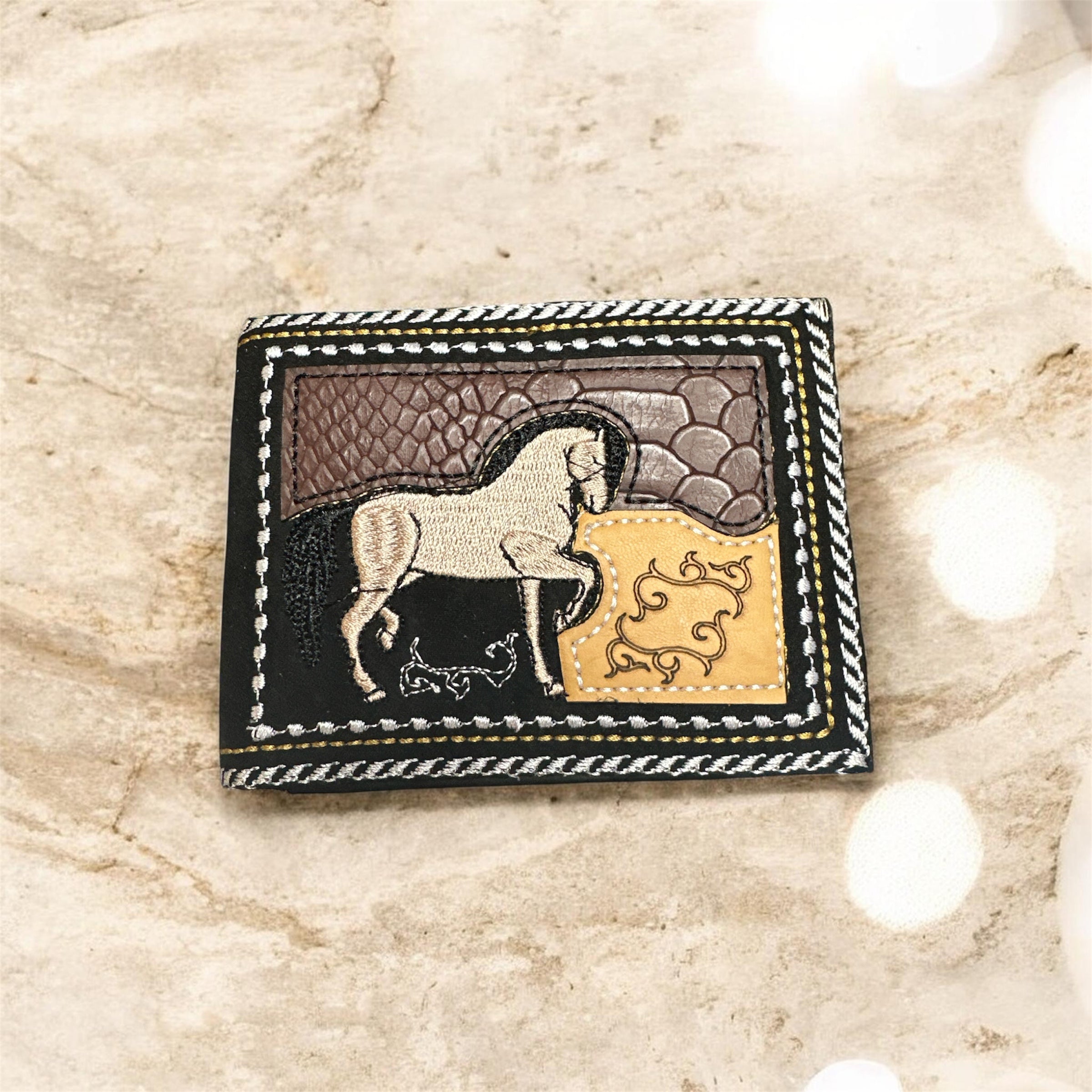 Cartera Artesanal Mexicana de Piel con Caballo / Mexican Leather Horse Wallet