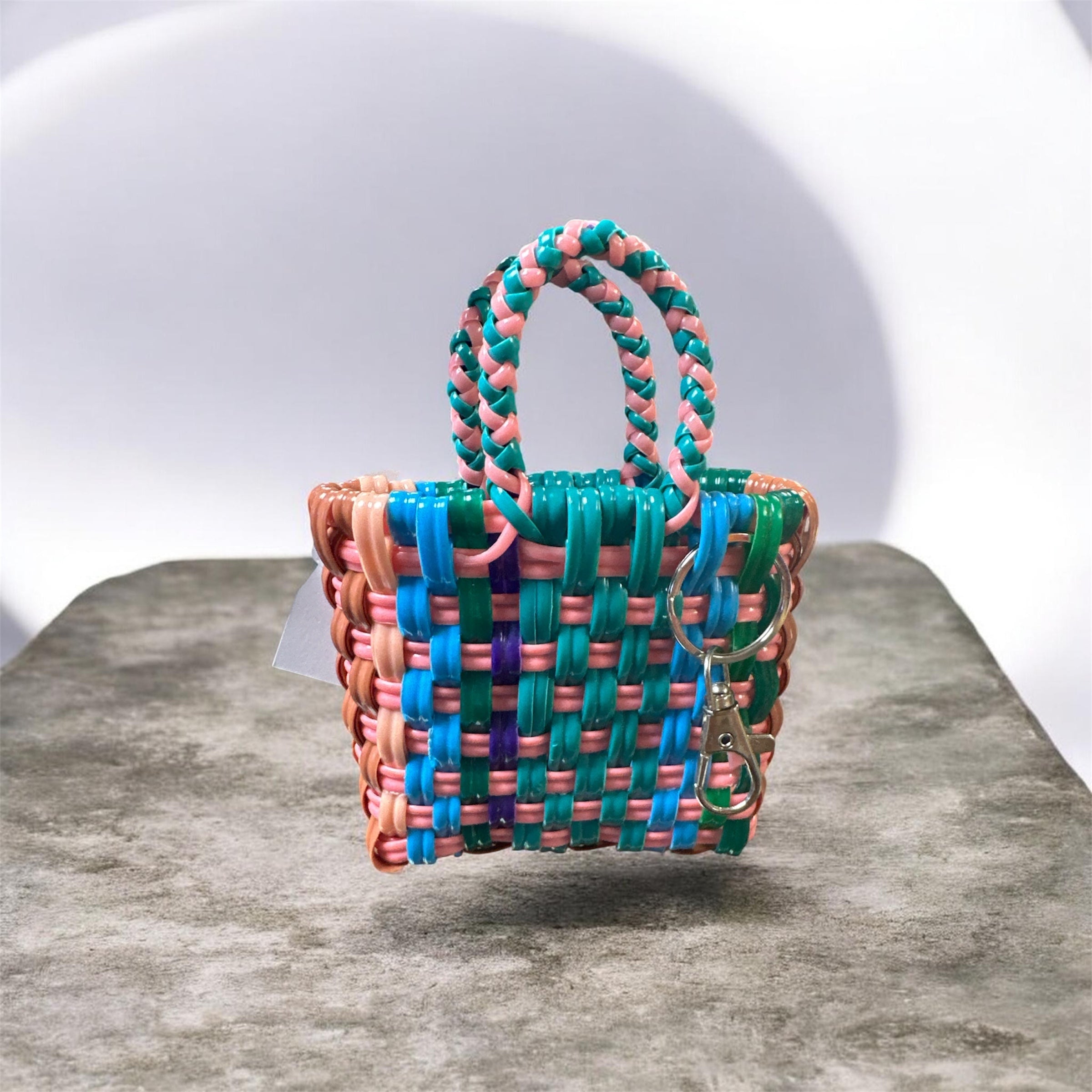 Llavero Bolsita Mercado Tejida / Woven Market Bag Keychain