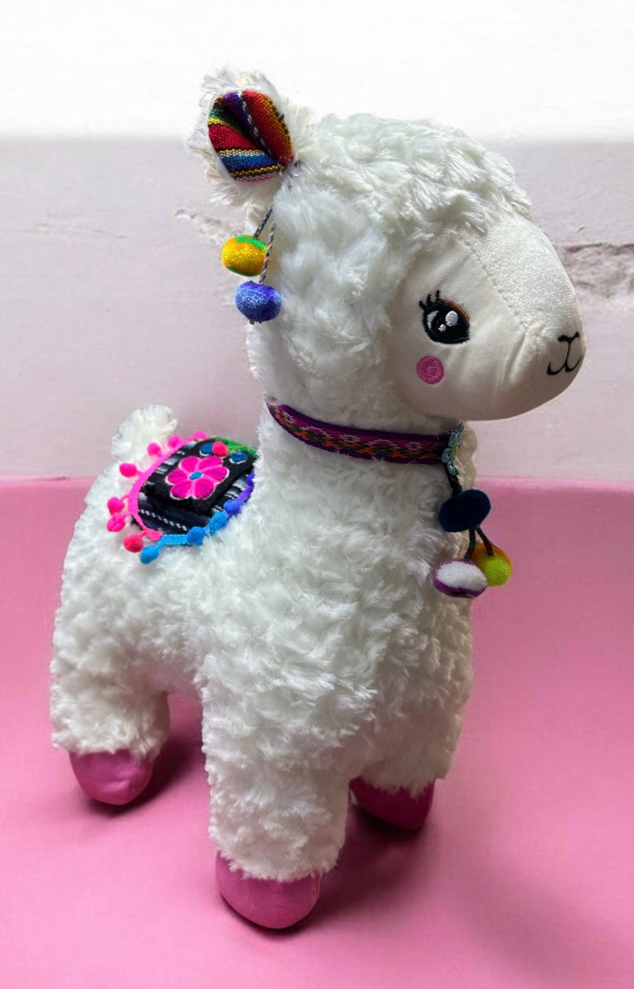 Llama Artesanal de Peluche / Artisan Plush Llama