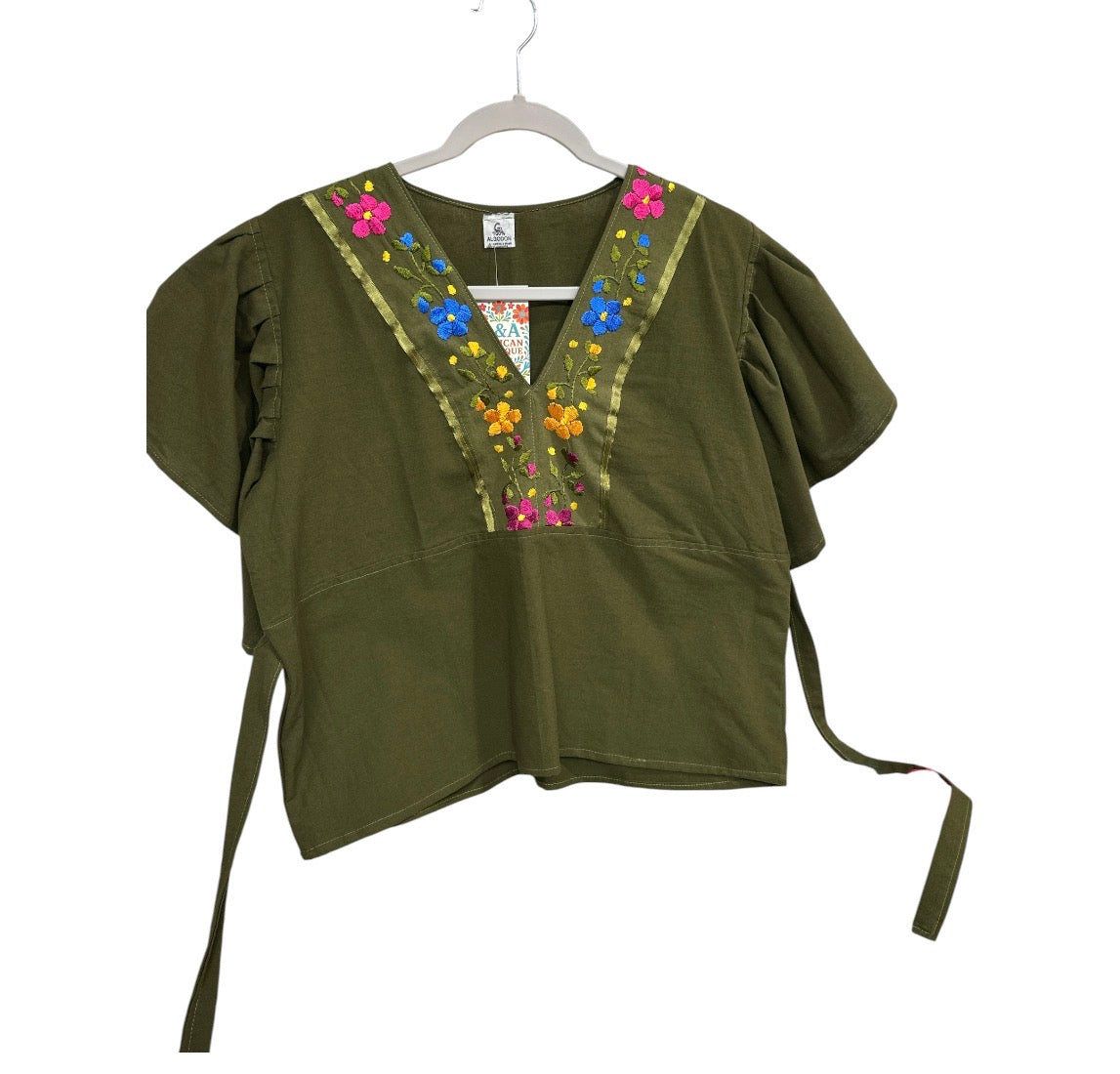Blusa Artesanal con bordado en el cuello.