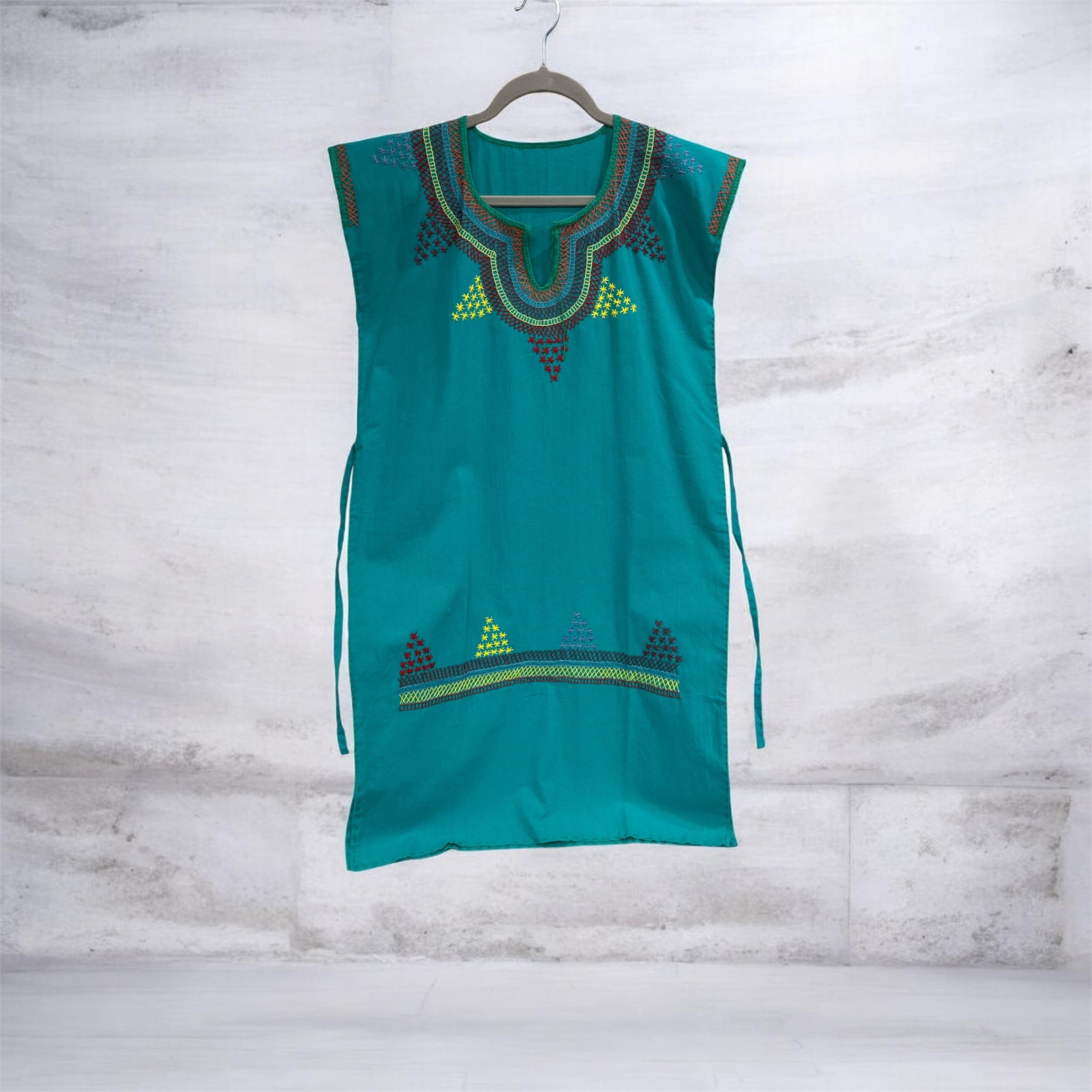 Vestido Corto Bordado
