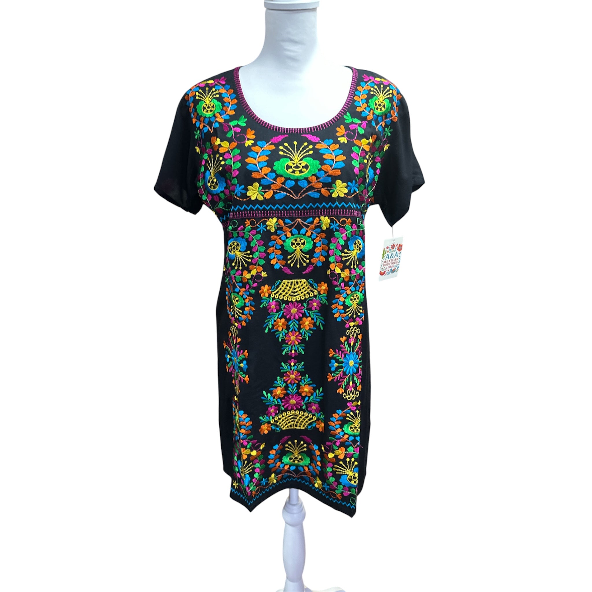 Vestido Corto Bordado Rayón