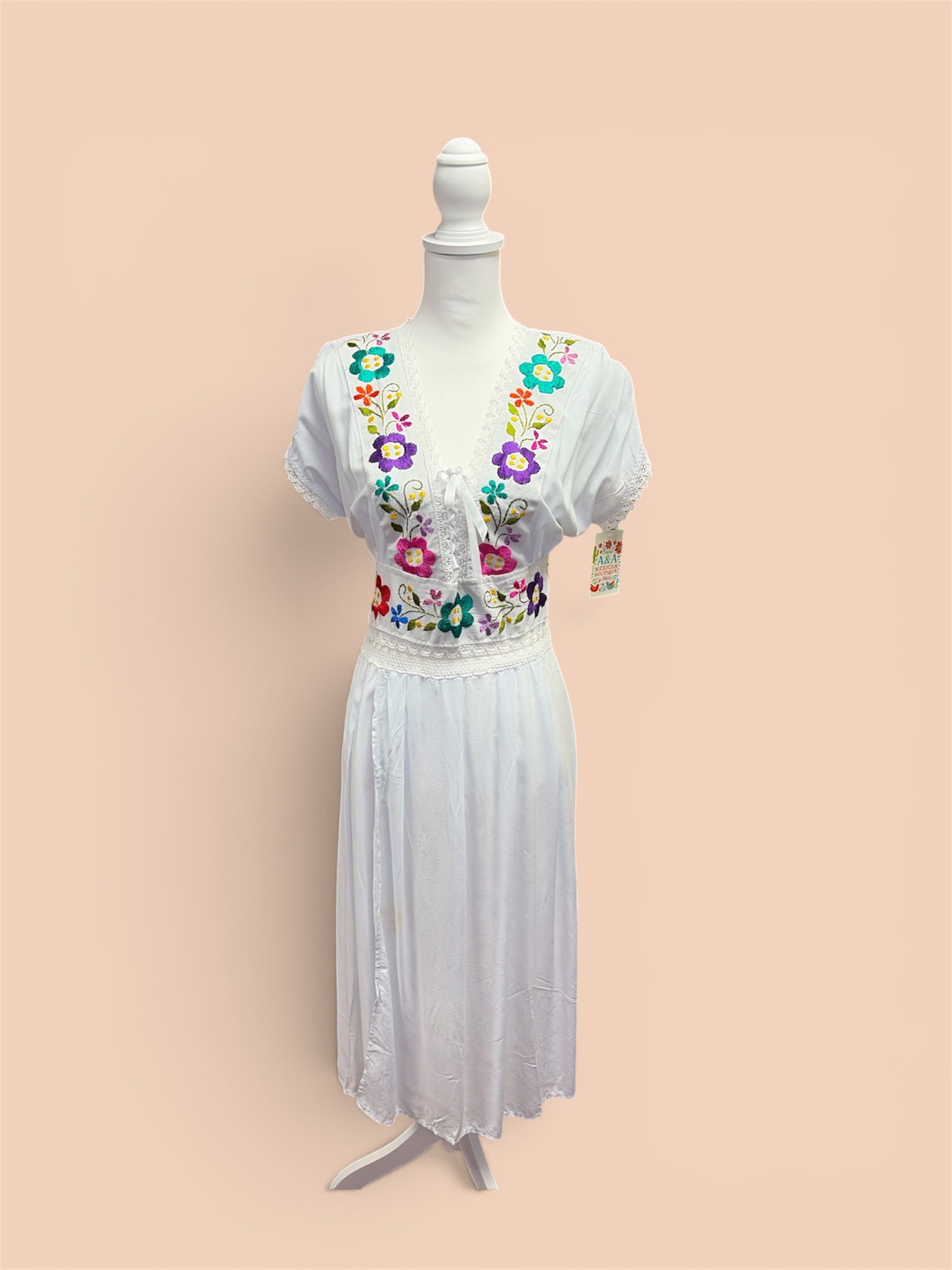 Vestido Bordado Rayón con Abertura
