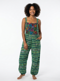 Overol de Dama Hippie - AI lifestyle photo