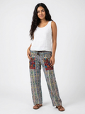 Vestido Overol Hippie - AI lifestyle photo