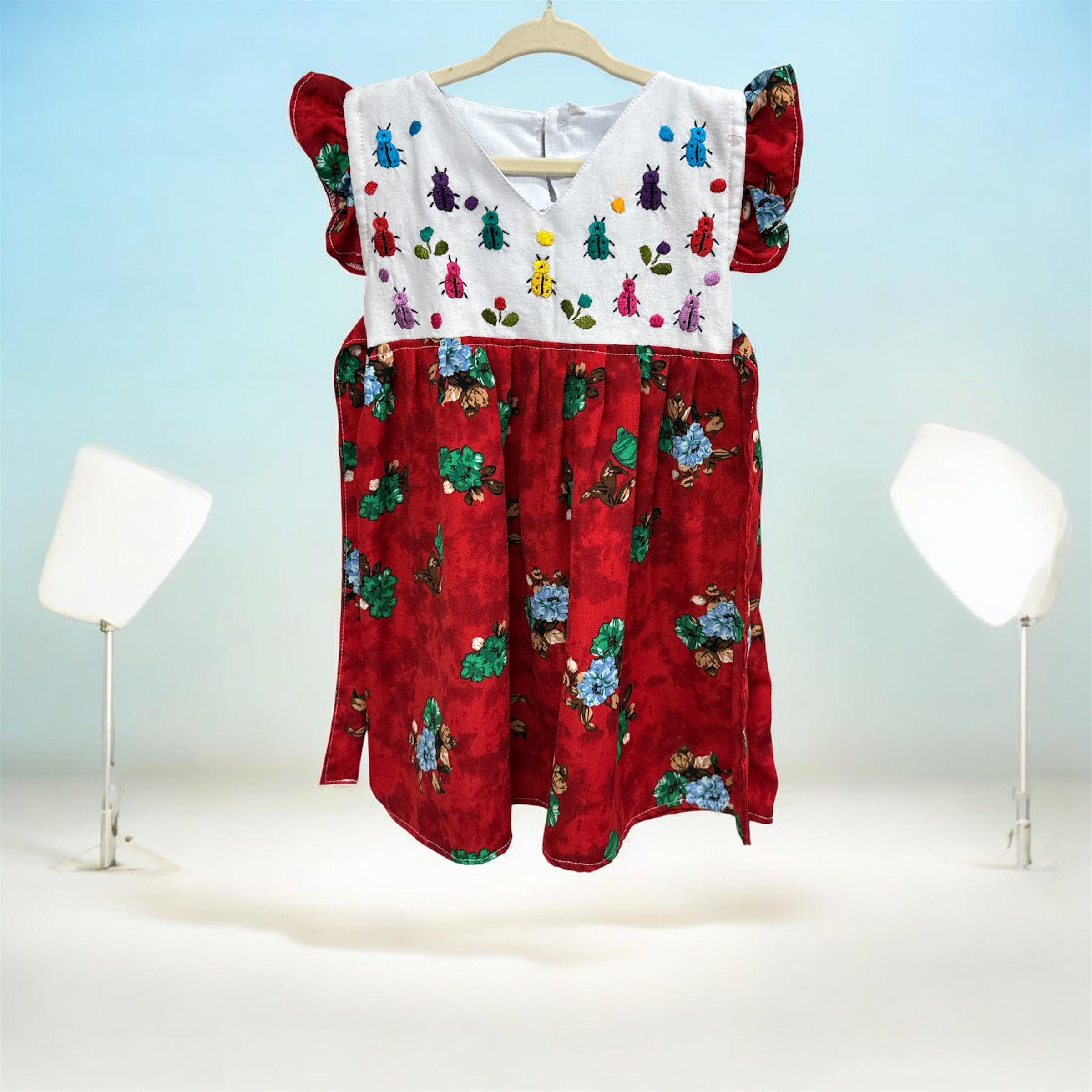 Vestido Bordado de Escarabajos / Embroidered Beetle Dress